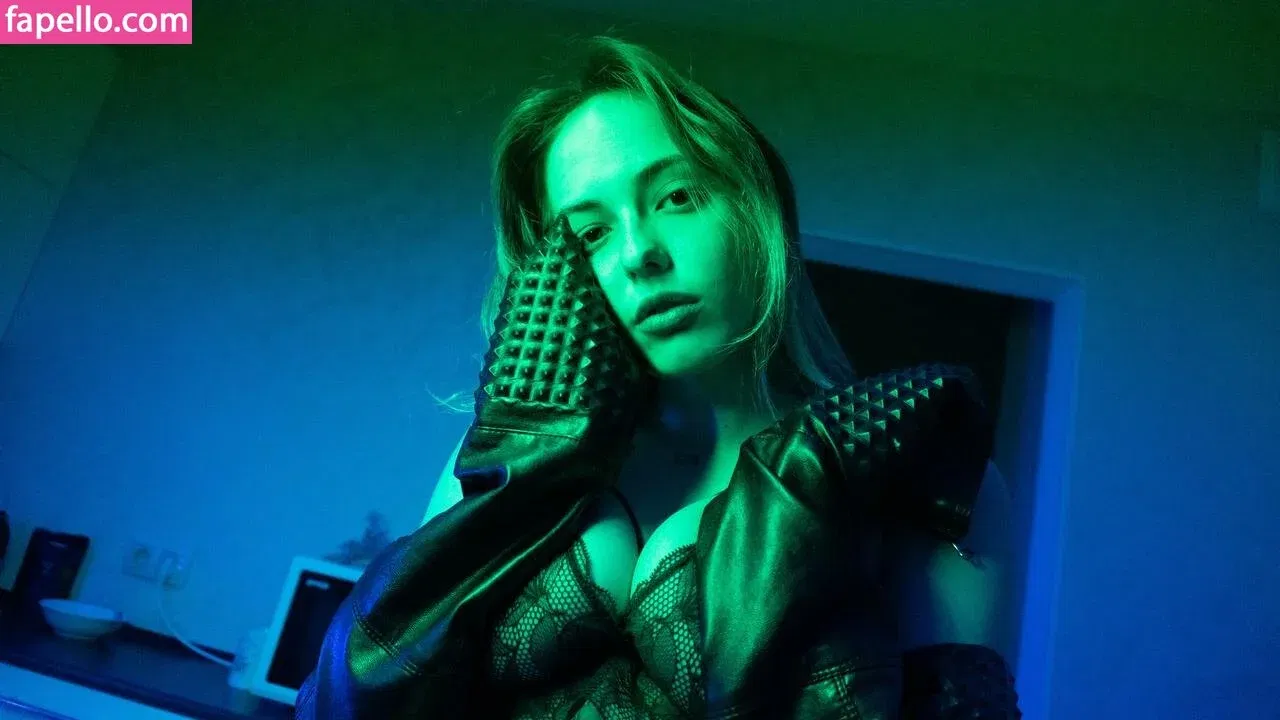 nicolecolina_ Onlyfans Photo Gallery 