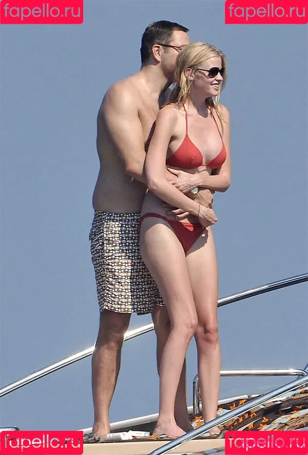 Lara Stone Onlyfans Photo Gallery 
