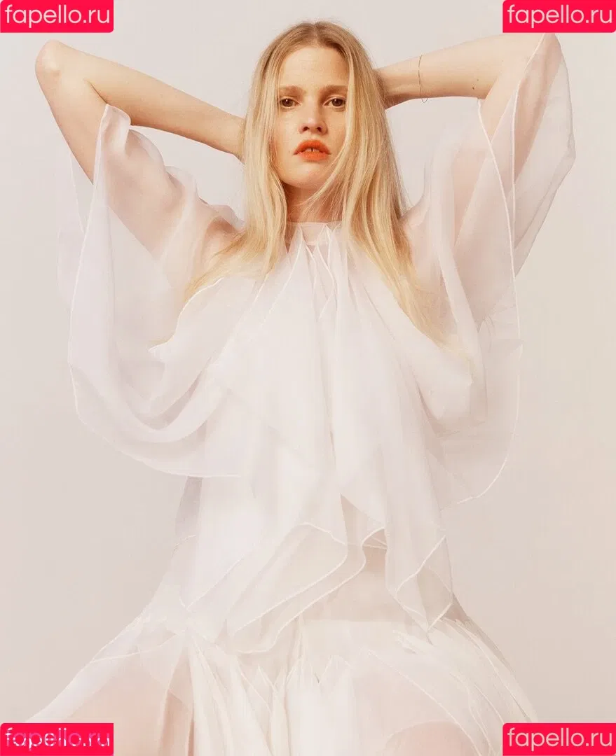 Lara Stone Onlyfans Photo Gallery 