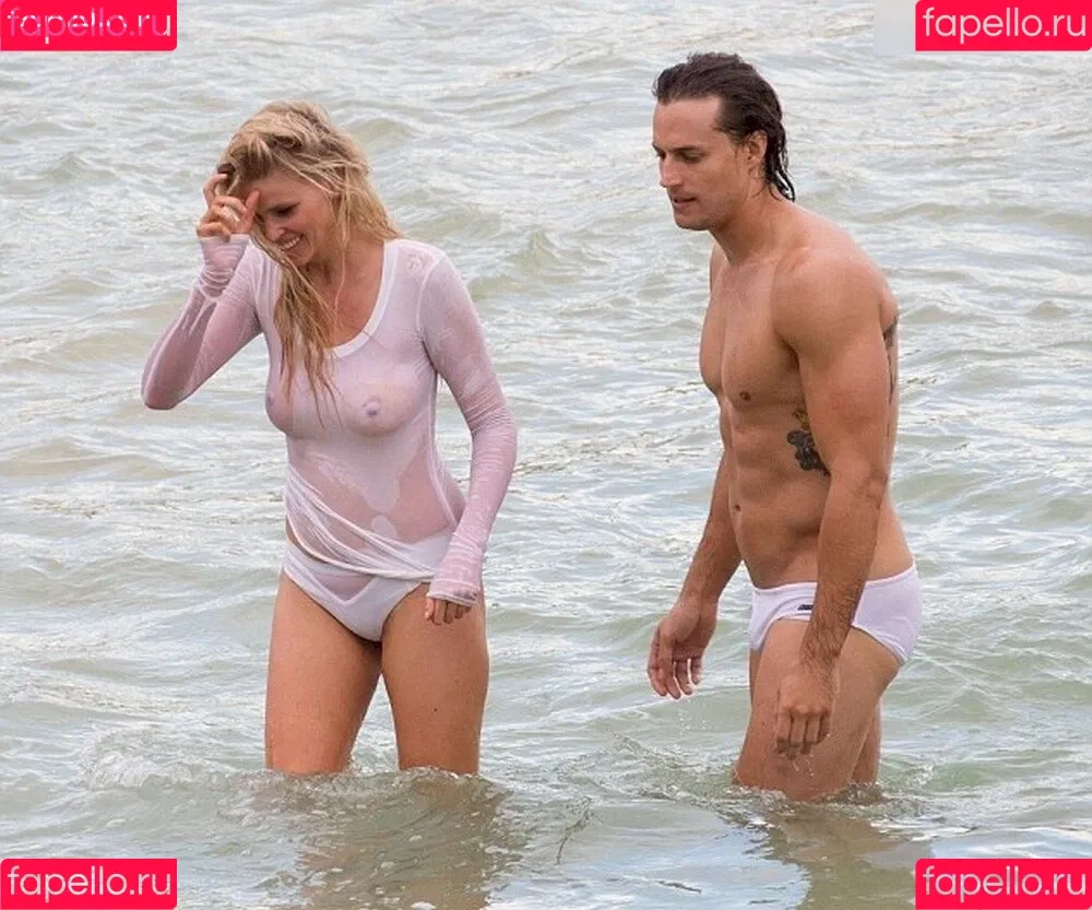 Lara Stone Onlyfans Photo Gallery 