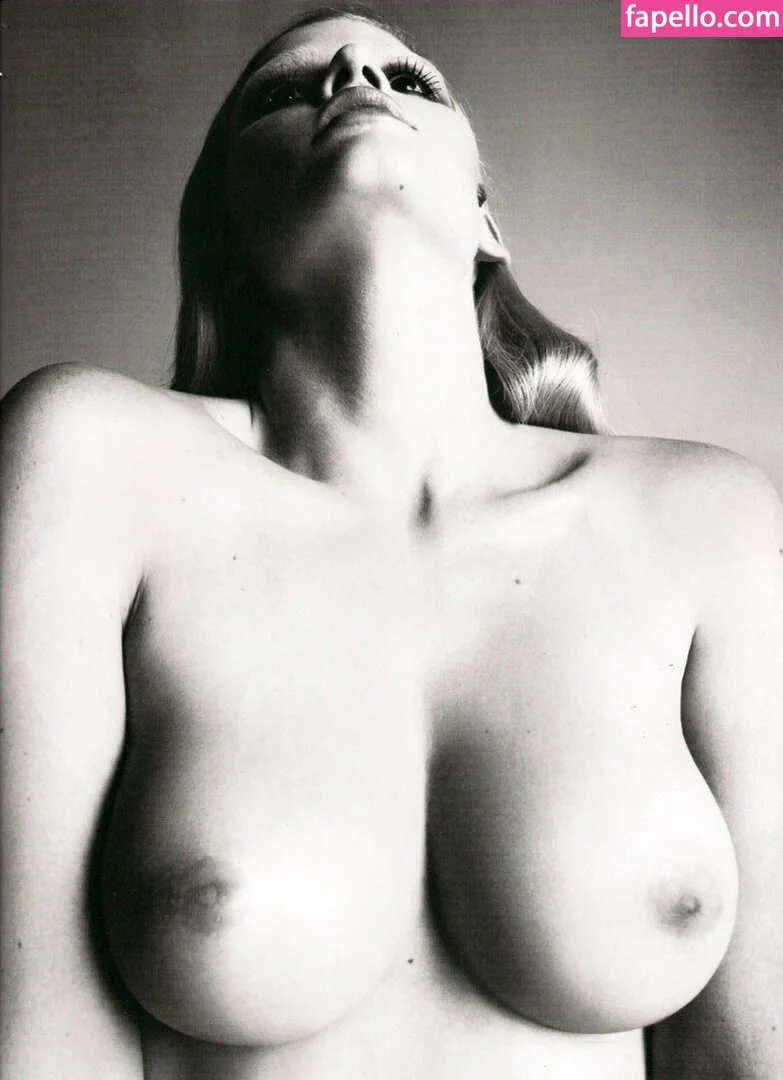 Lara Stone Onlyfans Photo Gallery 