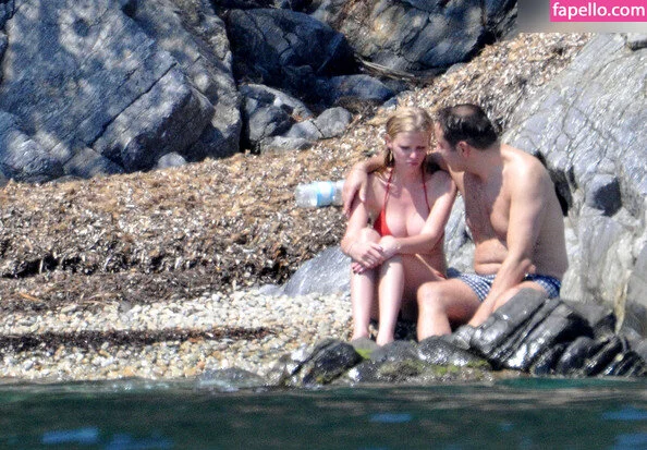 Lara Stone Onlyfans Photo Gallery 