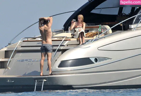 Lara Stone Onlyfans Photo Gallery 