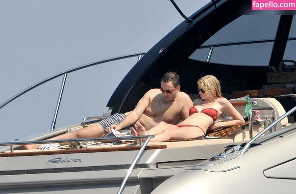 Lara Stone Onlyfans Photo Gallery 