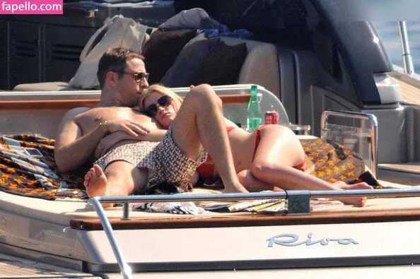 Lara Stone Onlyfans Photo Gallery 