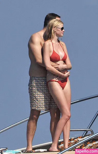 Lara Stone Onlyfans Photo Gallery 