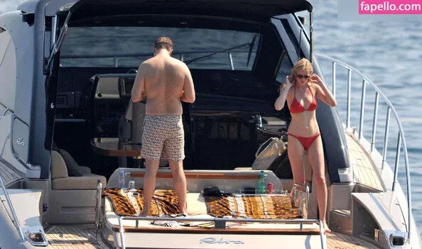 Lara Stone Onlyfans Photo Gallery 