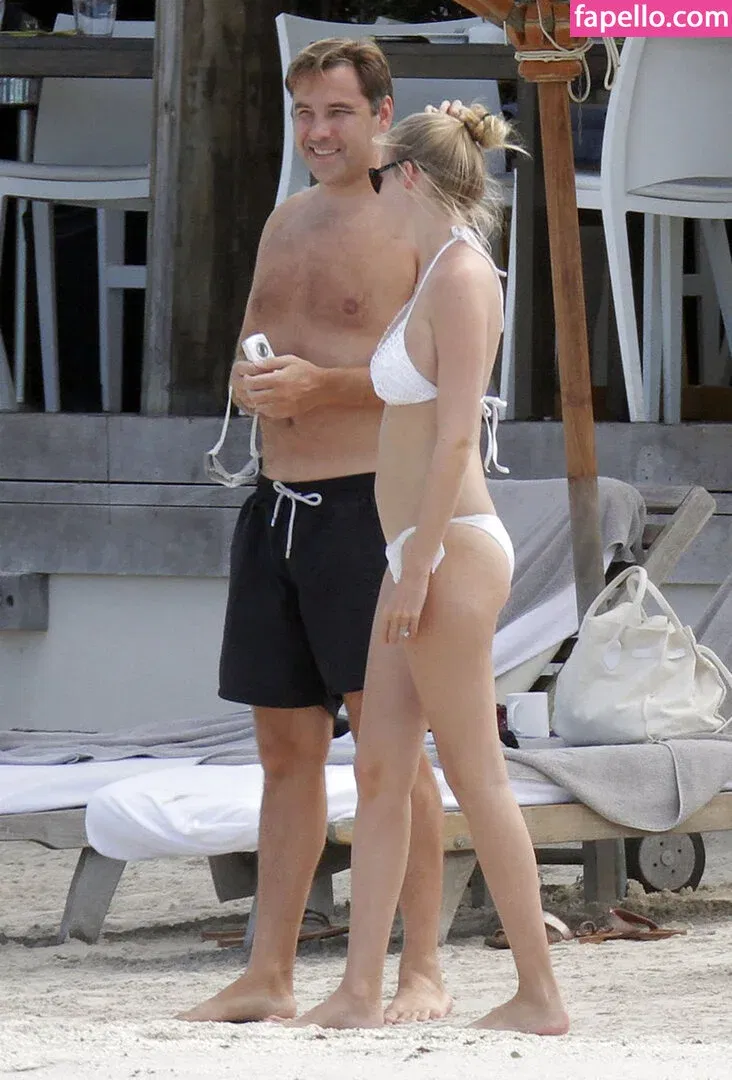 Lara Stone Onlyfans Photo Gallery 