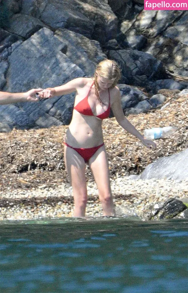 Lara Stone Onlyfans Photo Gallery 