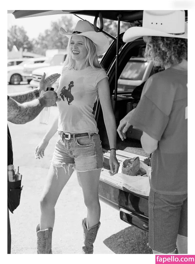 Lara Stone Onlyfans Photo Gallery 