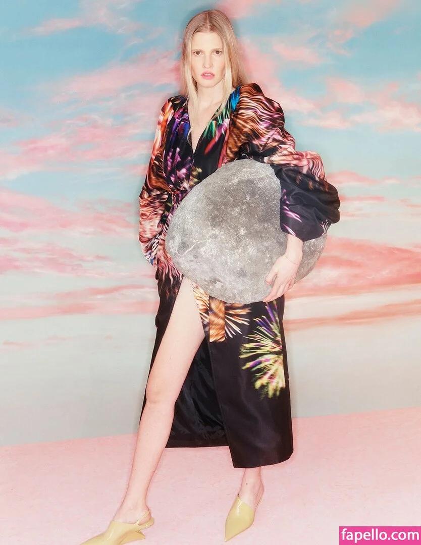 Lara Stone Onlyfans Photo Gallery 