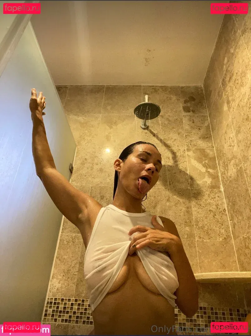 May Ziv Onlyfans Photo Gallery 