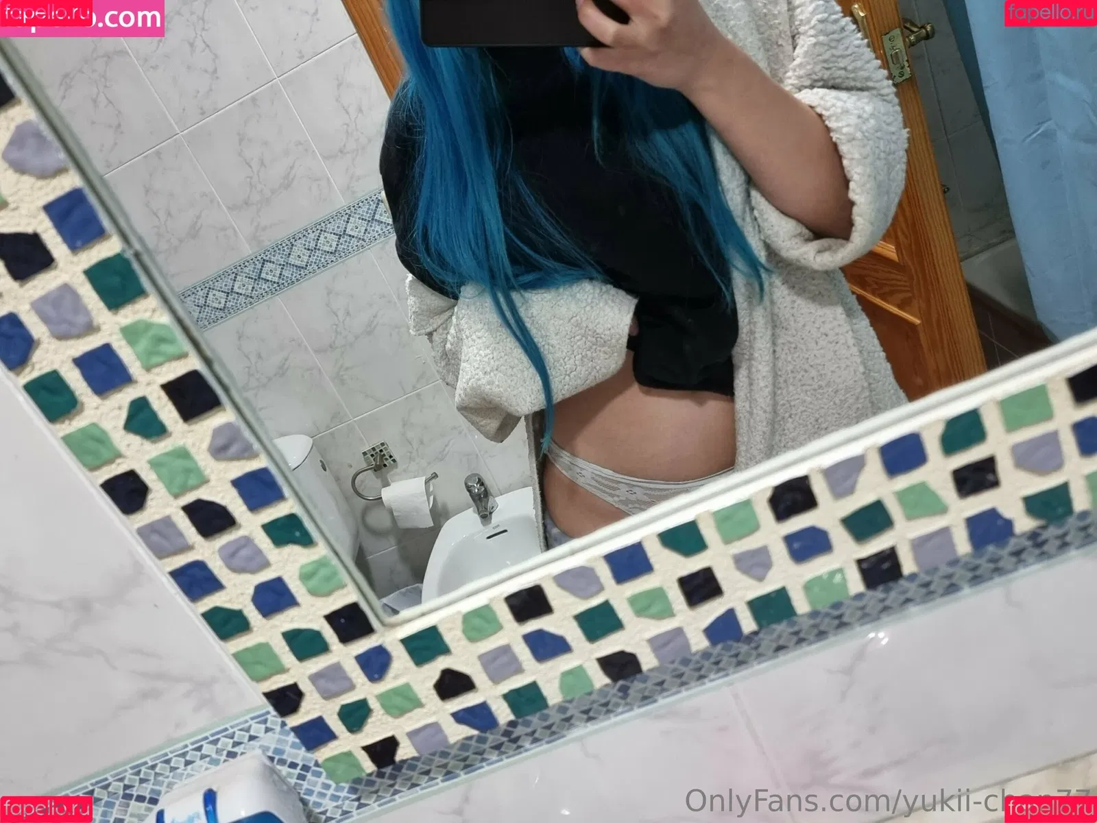 yourbluehairedwaifu Onlyfans Photo Gallery 