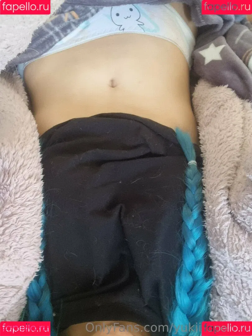 yourbluehairedwaifu Onlyfans Photo Gallery 