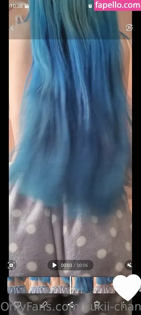 yourbluehairedwaifu Onlyfans Photo Gallery 