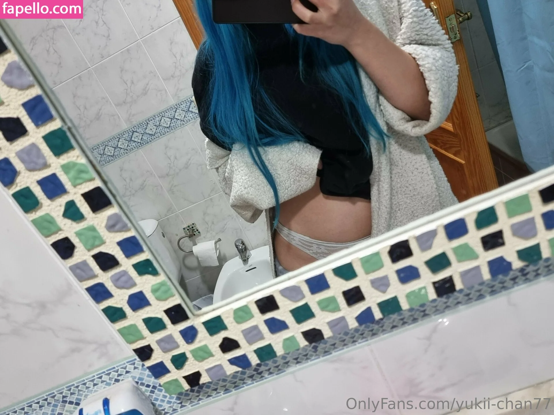 yourbluehairedwaifu Onlyfans Photo Gallery 