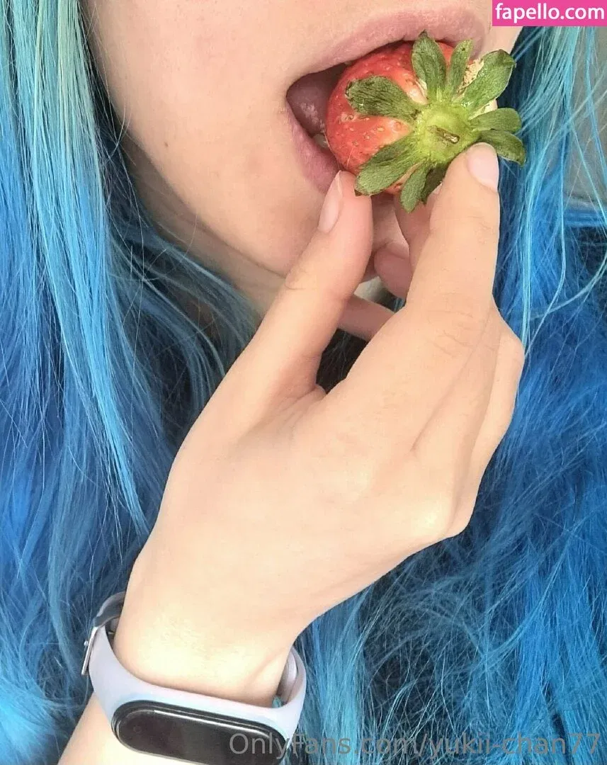 yourbluehairedwaifu Onlyfans Photo Gallery 
