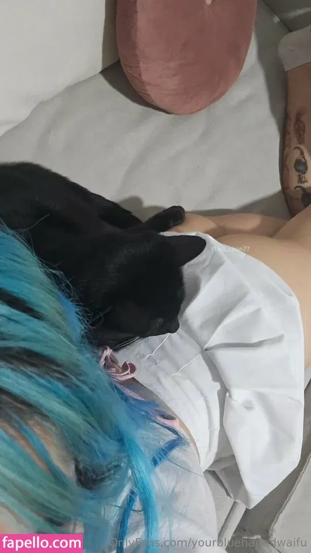 yourbluehairedwaifu Onlyfans Photo Gallery 