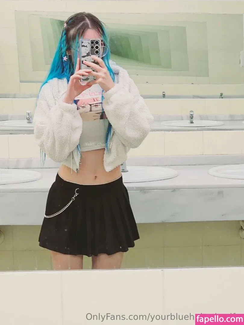 yourbluehairedwaifu Onlyfans Photo Gallery 