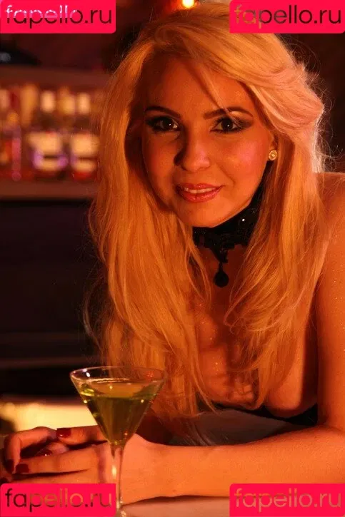 Lady Lu Onlyfans Photo Gallery 