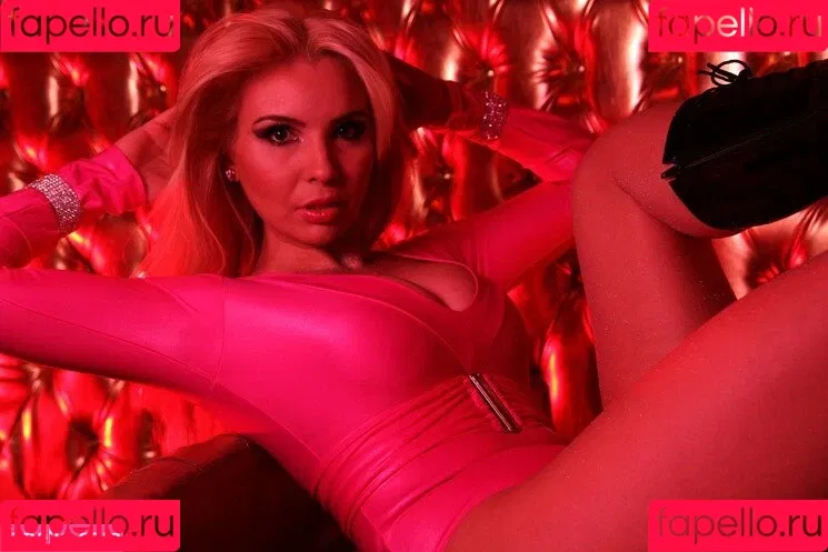 Lady Lu Onlyfans Photo Gallery 