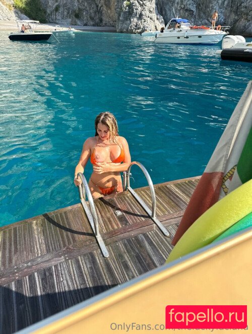 TheLuckyLuci Onlyfans Photo Gallery 