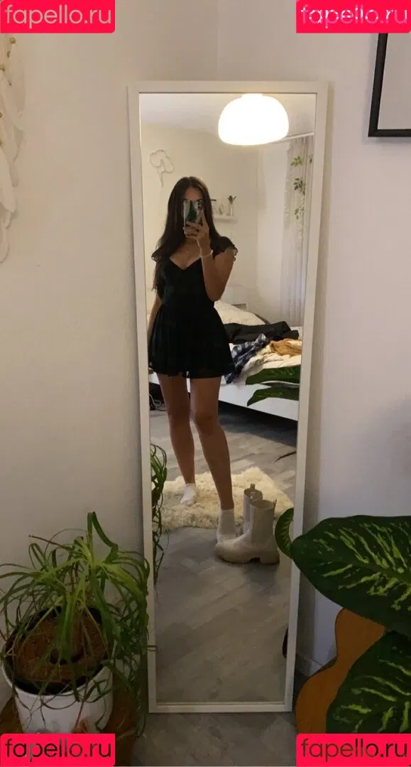 Lara Held Onlyfans Photo Gallery 