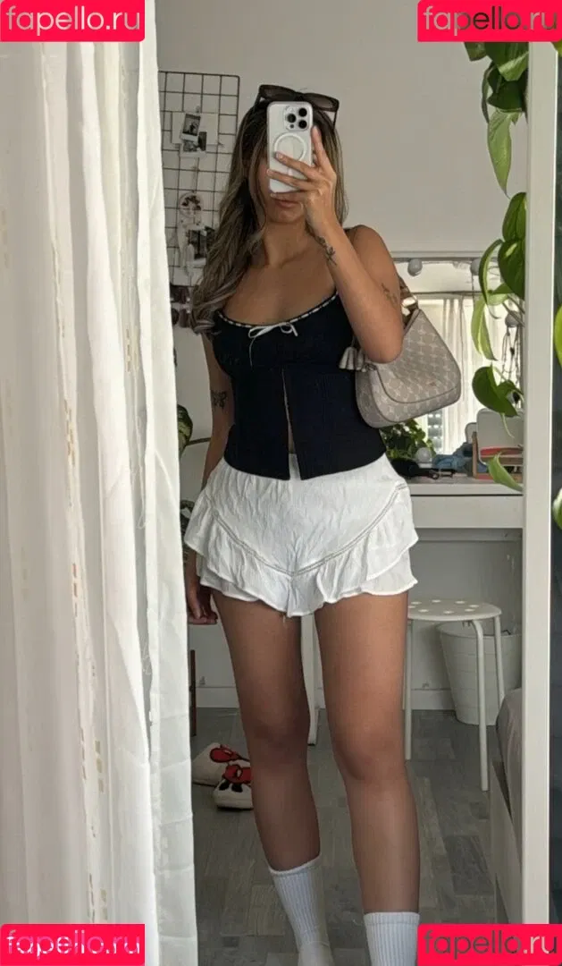 Lara Held Onlyfans Photo Gallery 
