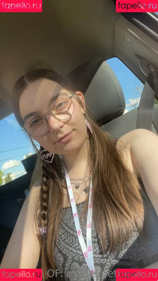 madelinethefaery Onlyfans Photo Gallery 