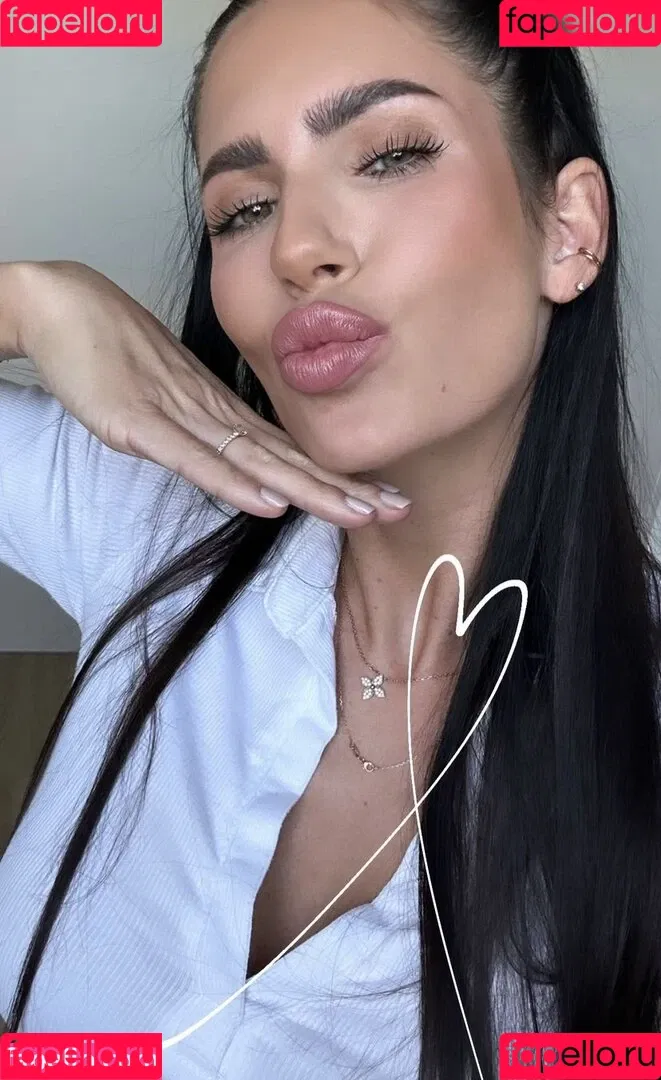 Bella Kraus Onlyfans Photo Gallery 