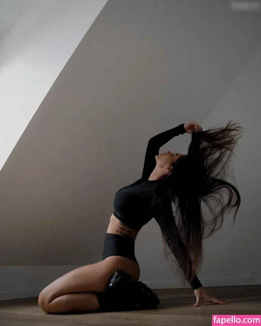 Bella Kraus Onlyfans Photo Gallery 