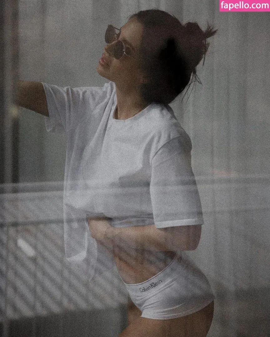 Bella Kraus Onlyfans Photo Gallery 