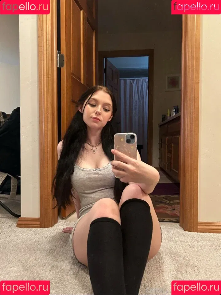 BabyDana Onlyfans Photo Gallery 