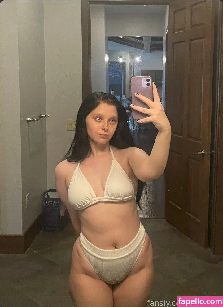 BabyDana Onlyfans Photo Gallery 