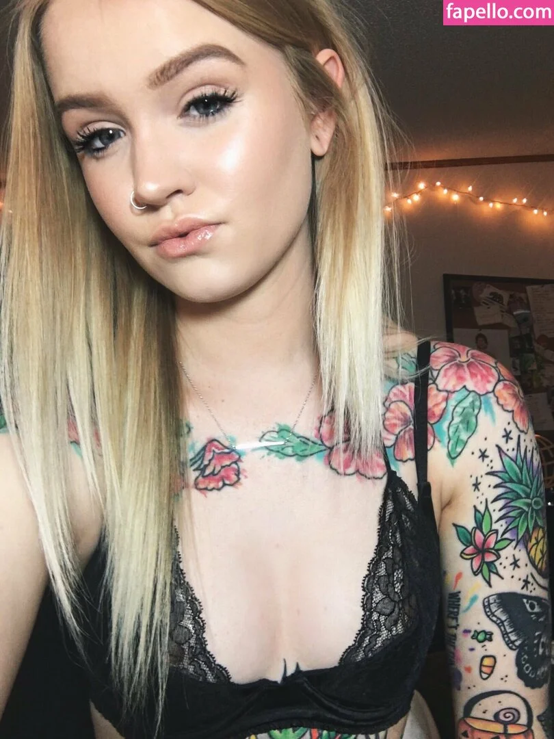 Taysux // Taylor Haugen // miller white Onlyfans Photo Gallery 