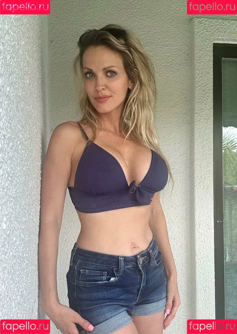 Blonde Goddess Onlyfans Photo Gallery 