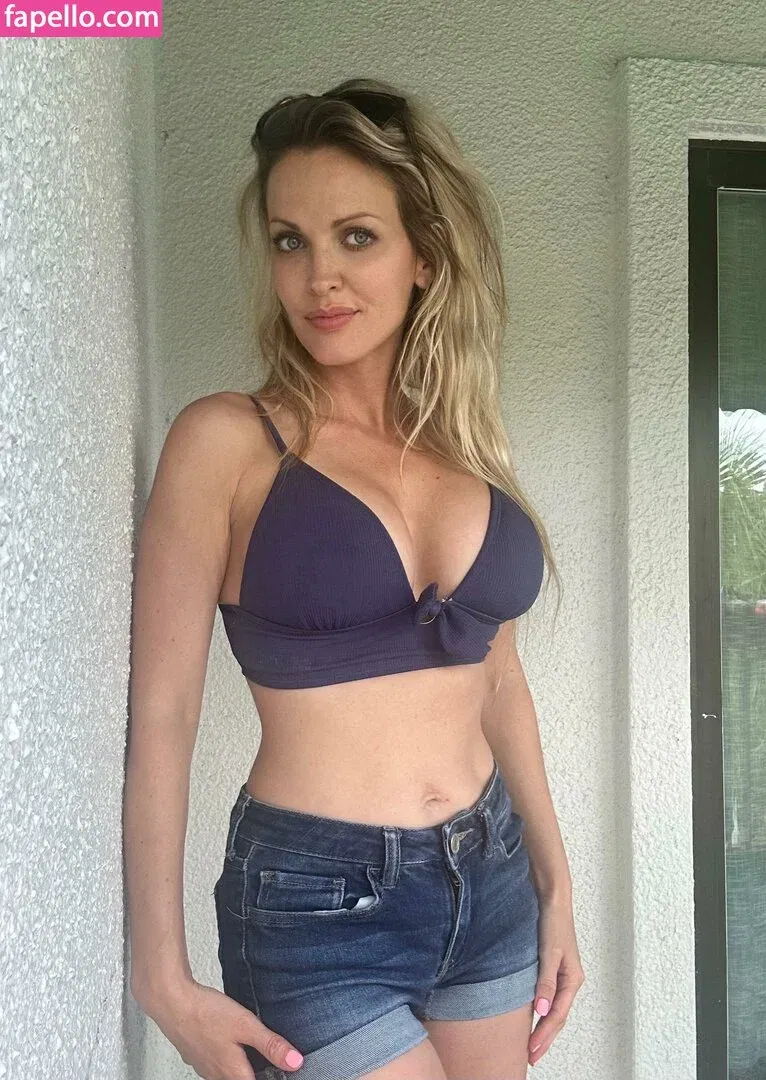 Blonde Goddess Onlyfans Photo Gallery 