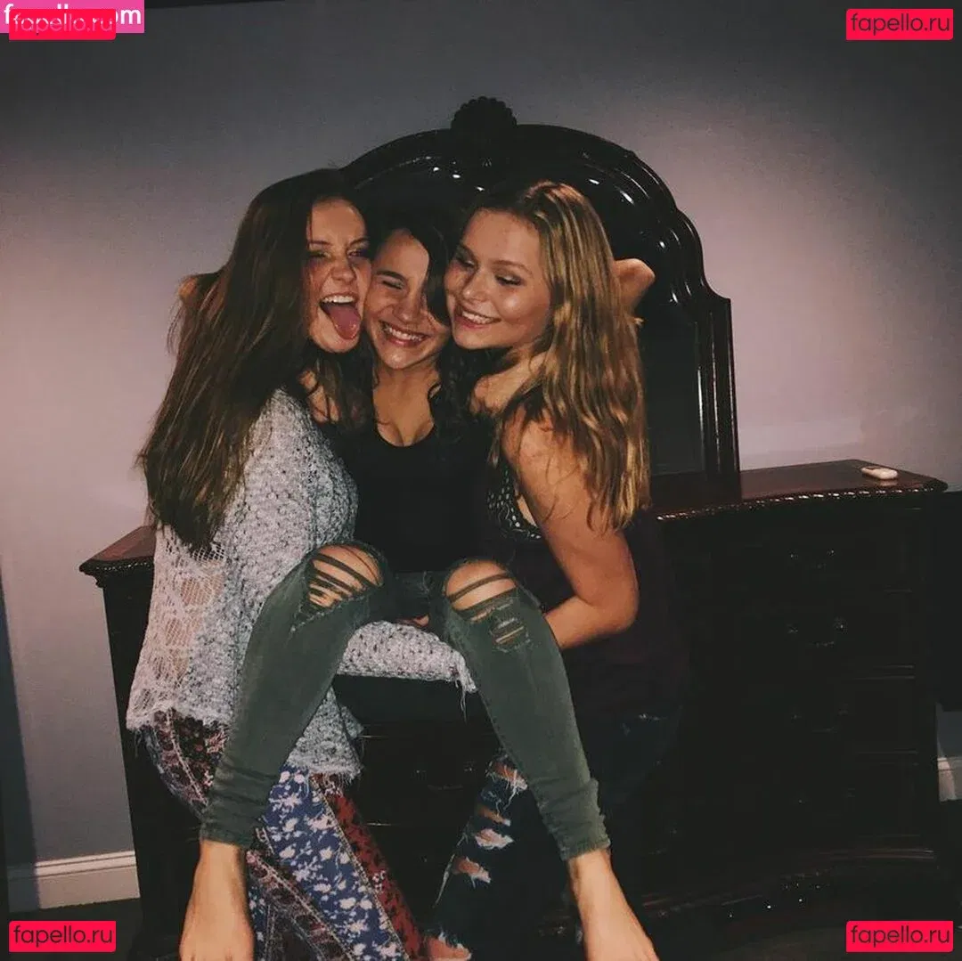 Kate Crawford Onlyfans Photo Gallery 