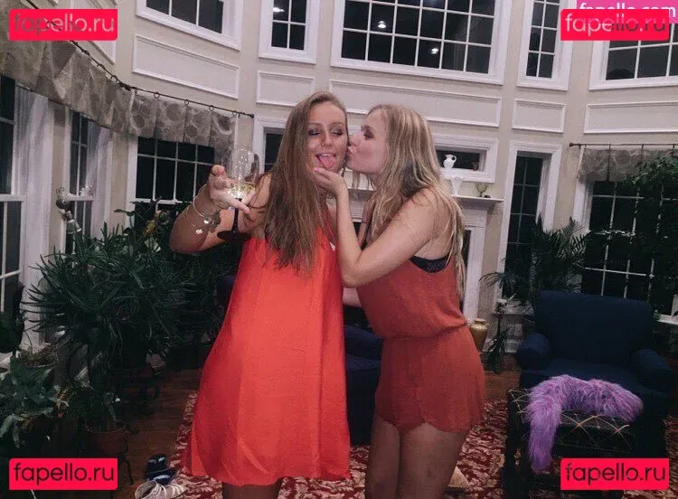 Kate Crawford Onlyfans Photo Gallery 