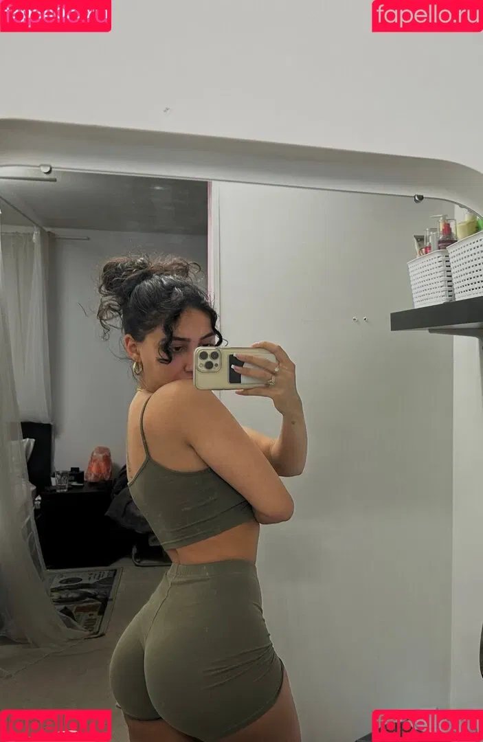 kareenabachra Onlyfans Photo Gallery 