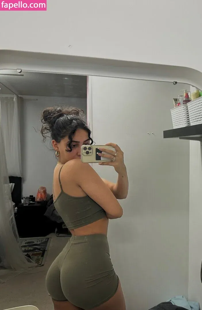 kareenabachra Onlyfans Photo Gallery 