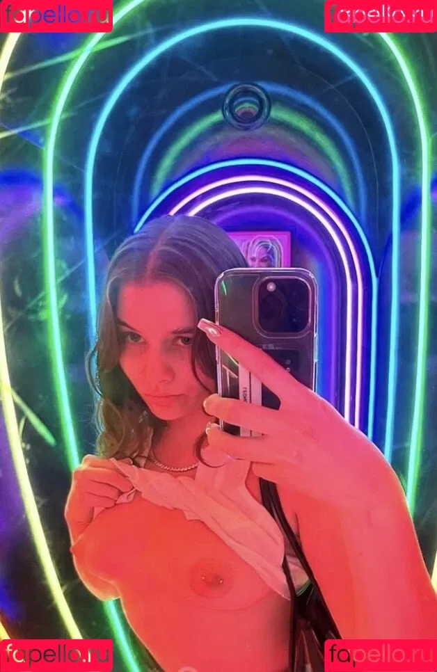 leonore_sophie Onlyfans Photo Gallery 