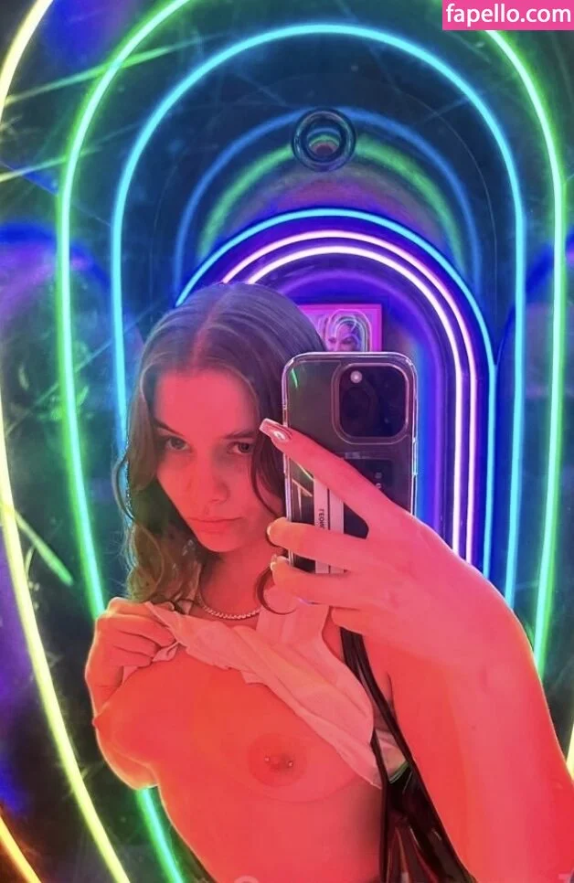 leonore_sophie Onlyfans Photo Gallery 