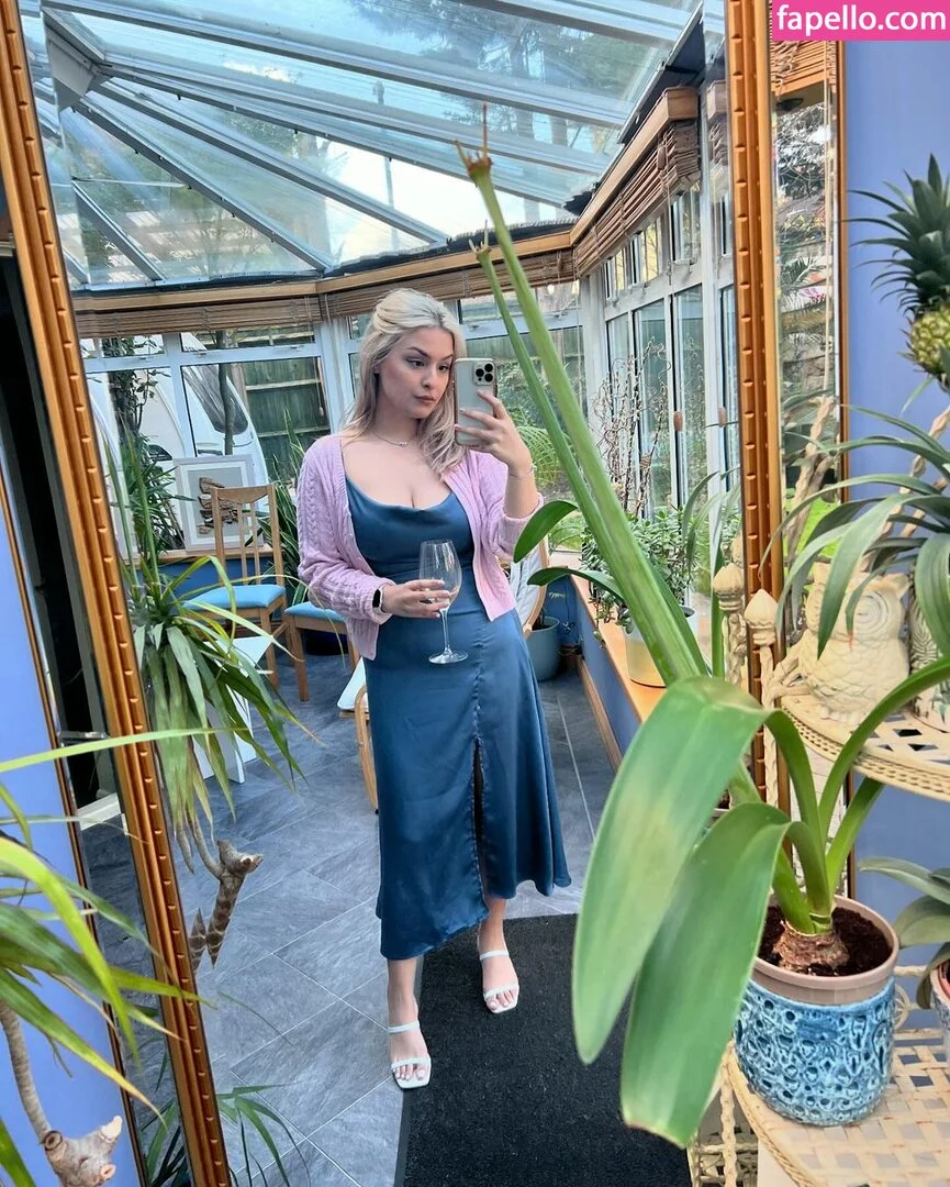 Tina Dehban Onlyfans Photo Gallery 