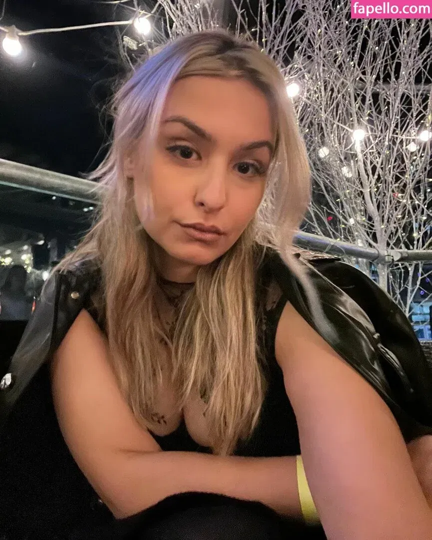 Tina Dehban Onlyfans Photo Gallery 