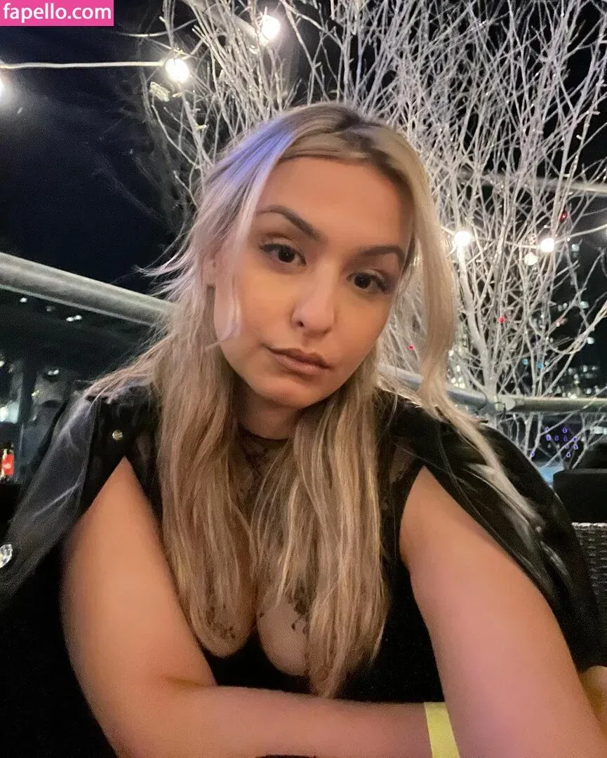 Tina Dehban Onlyfans Photo Gallery 