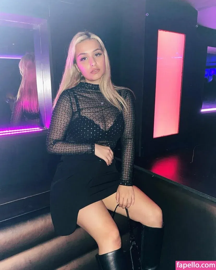 Tina Dehban Onlyfans Photo Gallery 