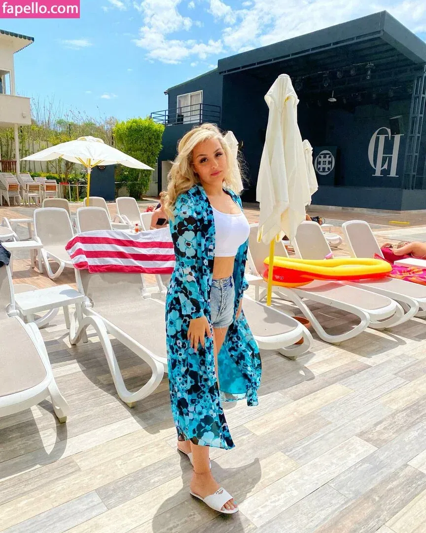 Tina Dehban Onlyfans Photo Gallery 