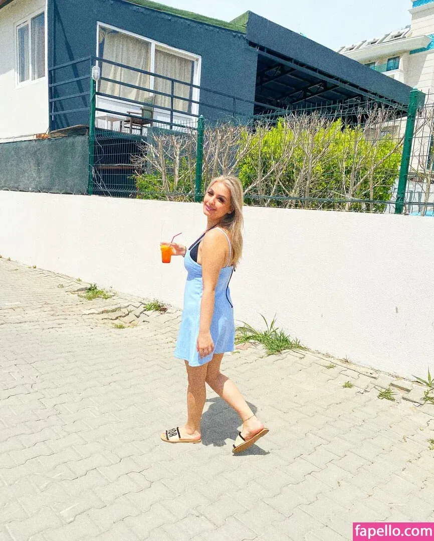 Tina Dehban Onlyfans Photo Gallery 