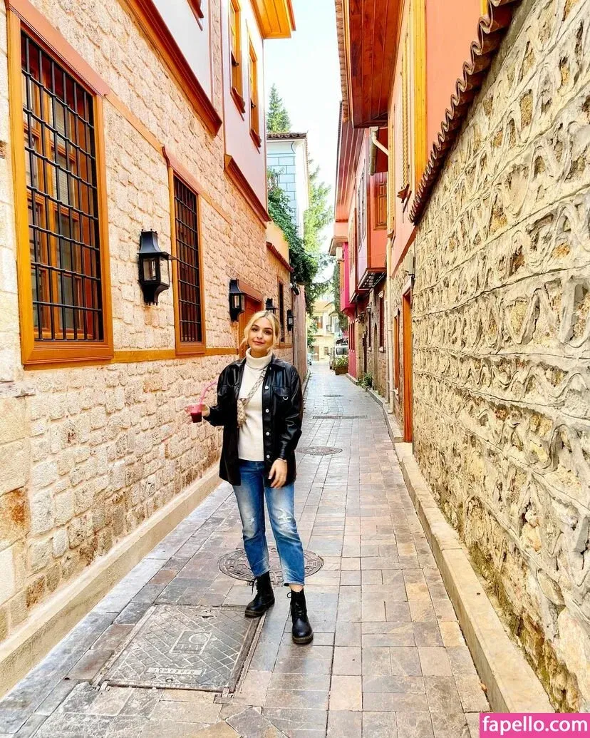 Tina Dehban Onlyfans Photo Gallery 